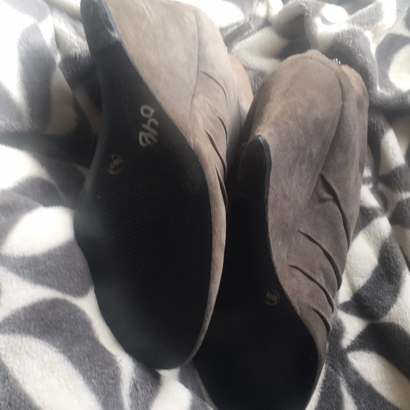 BCBG Gray Wedge Booties - Picture 5 of 5